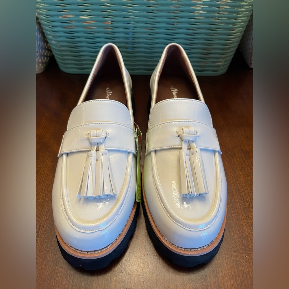 NWT MUCCUTE Tassel Platform Loafers - Picture 3 of 6